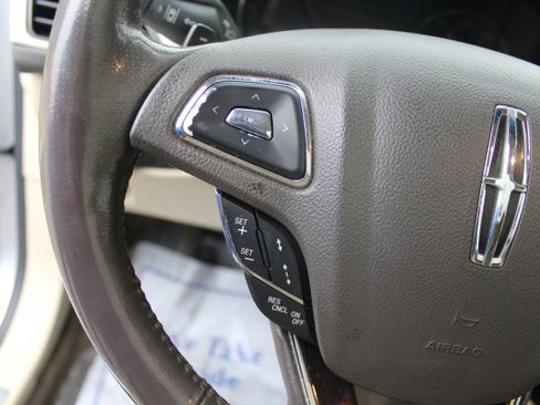 Used 2013 Lincoln MKZ Base image 23