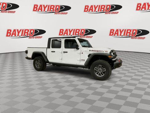 Used 2024 Jeep Gladiator Mojave w/ Convenience Group image 2