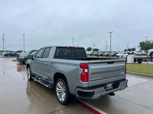 Used 2025 Chevrolet Silverado 1500 High Country AWD/4WD image 4