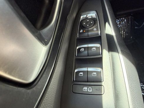 Used 2025 Kia Sorento S w/ Panoramic Sunroof Package FWD image 25