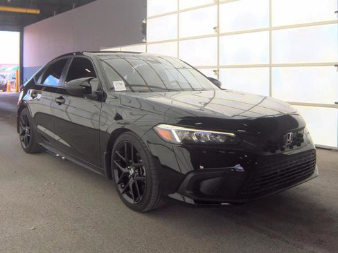 Used 2023 Honda Civic Sport image 4