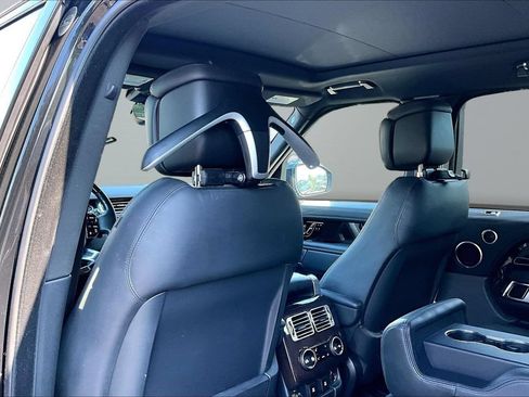 Used 2019 Land Rover Range Rover Supercharged AWD/4WD image 18
