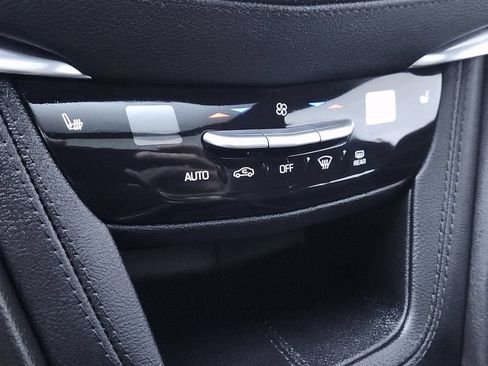 Used 2024 Cadillac XT6 Luxury w/ LPO, Floor Liner Package FWD image 18