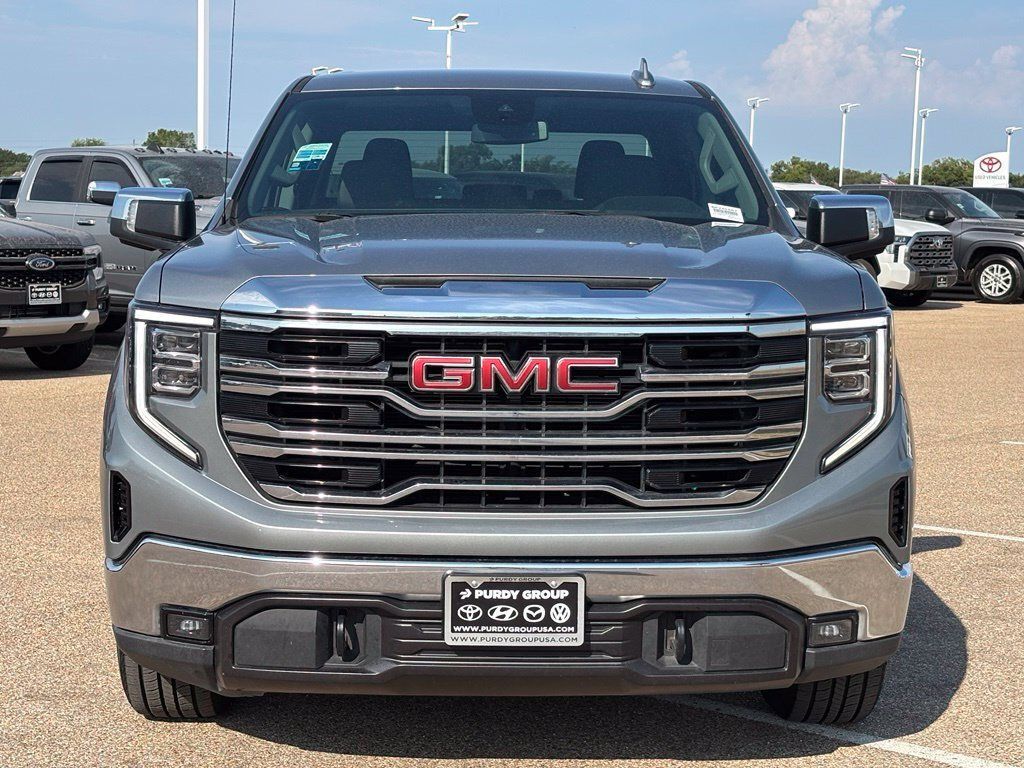 Used 2025 GMC Sierra 1500 SLT RWD image 3
