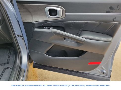 Used 2024 Kia Sorento SX image 56