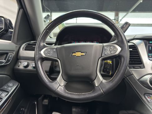 Used 2019 Chevrolet Suburban LT image 16