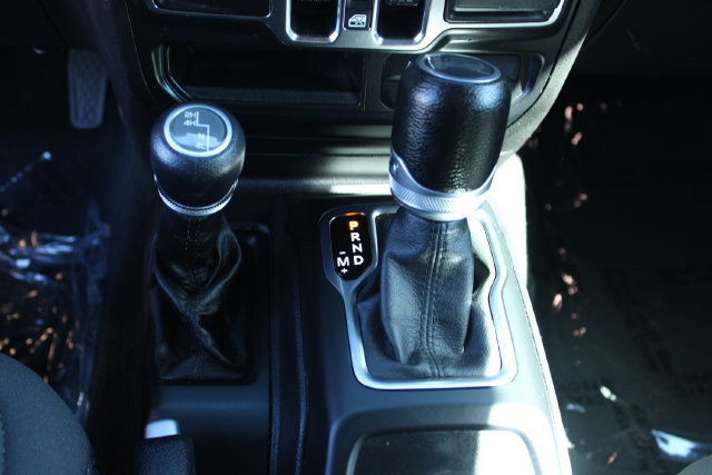 Used 2022 Jeep Wrangler Unlimited Sport AWD/4WD image 15