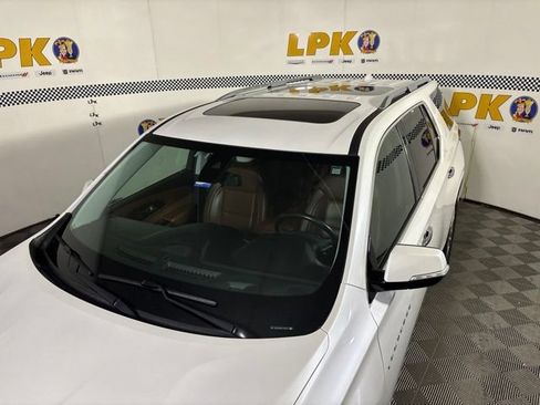 Used 2018 Chevrolet Traverse High Country AWD/4WD image 9