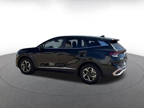 Used 2025 Kia Sportage LX image 9