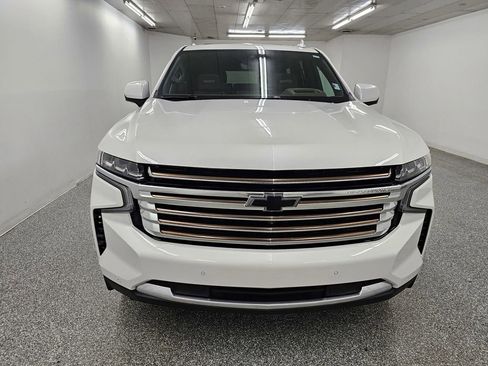 Used 2024 Chevrolet Tahoe High Country image 2