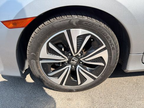 Used 2018 Honda Civic EX-T image 6