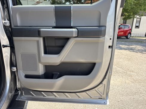 Used 2020 Ford F150 XLT w/ Trailer Tow Package RWD image 24