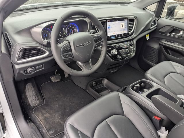 New 2026 Chrysler Pacifica Select AWD/4WD image 12