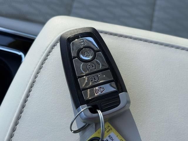 Used 2022 Lincoln Aviator Black Label w/ Dynamic Handling Package AWD/4WD image 33