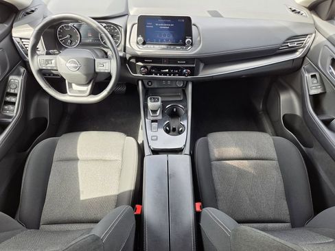 Used 2025 Nissan Rogue SV FWD image 12