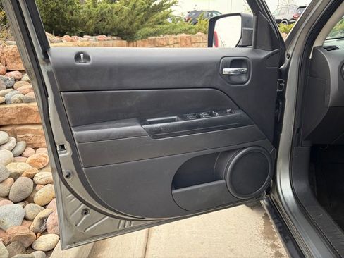 Used 2014 Jeep Patriot Sport AWD/4WD image 11