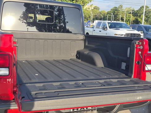 Used 2023 Jeep Gladiator Sport AWD/4WD image 9