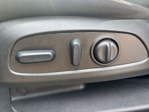 Used 2025 Chevrolet Blazer LT image 22