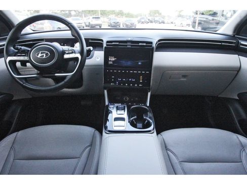 Used 2023 Hyundai Tucson Limited FWD image 12