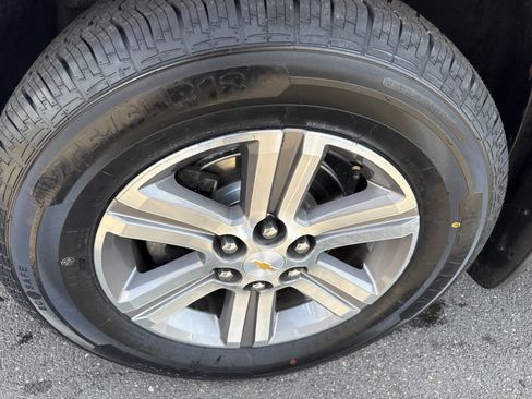Used 2017 Chevrolet Traverse LT AWD/4WD image 11