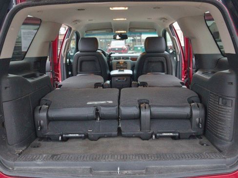 Used 2014 GMC Yukon SLT image 30