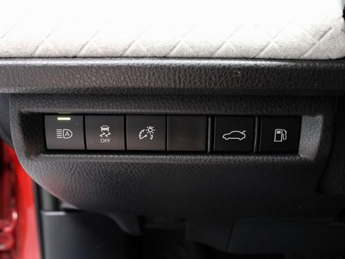 Used 2025 Toyota Camry XLE AWD/4WD image 27