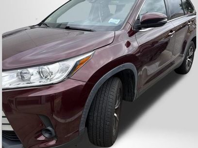 Used 2019 Toyota Highlander LE