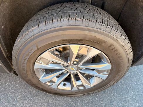 Used 2025 Chevrolet Equinox LT FWD image 19