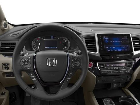 Used 2017 Honda Pilot Touring image 8
