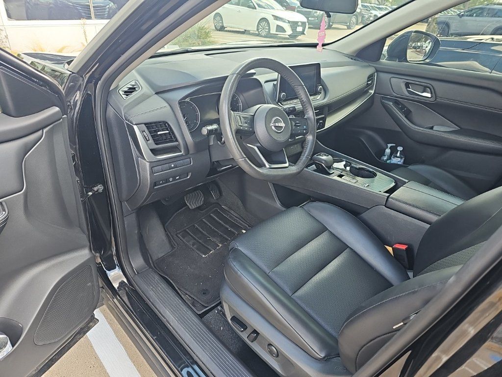 Certified 2024 Nissan Rogue SV w/ SV Premium Package FWD image 1