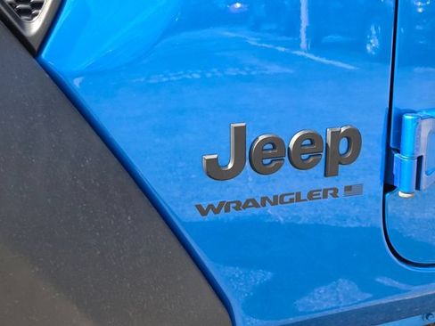 Used 2023 Jeep Wrangler Sport AWD/4WD image 10
