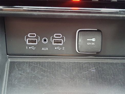 Used 2024 Jeep Grand Cherokee L Altitude image 14