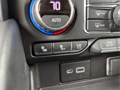 Used 2021 Chevrolet Suburban Premier RWD image 36