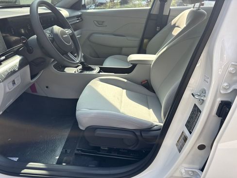 New 2026 Hyundai Kona SE image 9