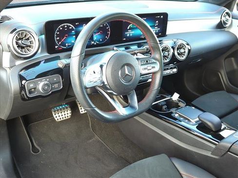 Used 2023 Mercedes-Benz CLA 250 image 9