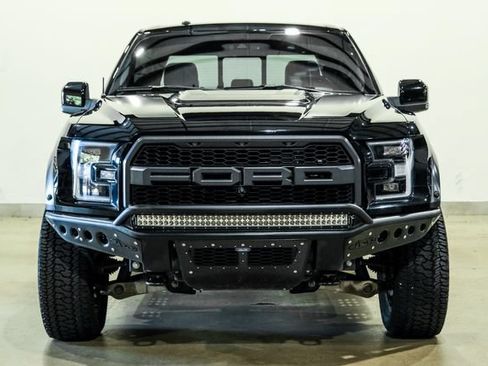 Used 2018 Ford F150 Raptor w/ Equipment Group 802A Luxury AWD/4WD image 3