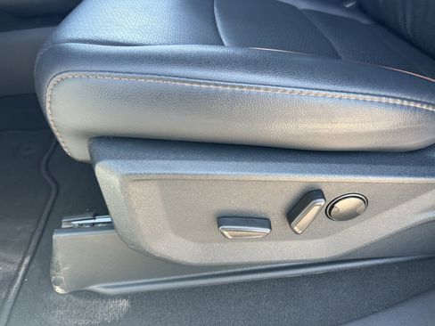 Used 2025 Ford F250 Lariat AWD/4WD image 28