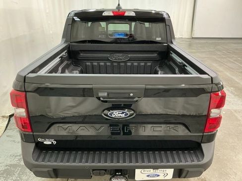 New 2026 Ford Maverick Lariat w/ Black Appearance Package image 4