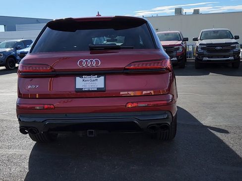 Used 2024 Audi SQ7 Prestige image 3