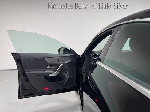 Used 2025 Mercedes-Benz CLA 250 4MATIC image 17