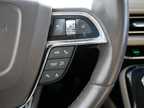 Used 2022 Lincoln Nautilus Reserve image 30