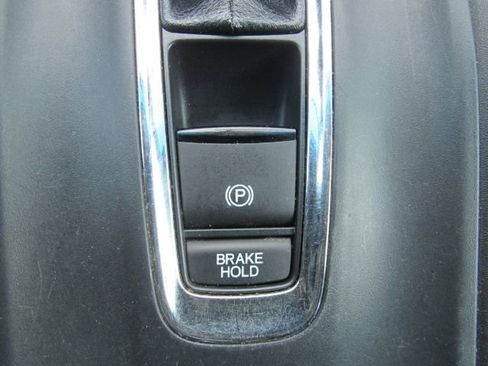 Used 2018 Honda HR-V LX image 45