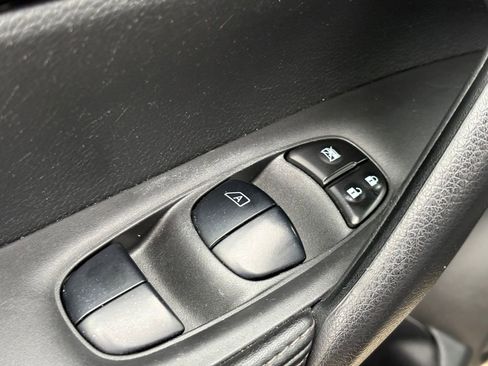 Used 2021 Nissan Rogue Sport SL w/ Premium Package image 19