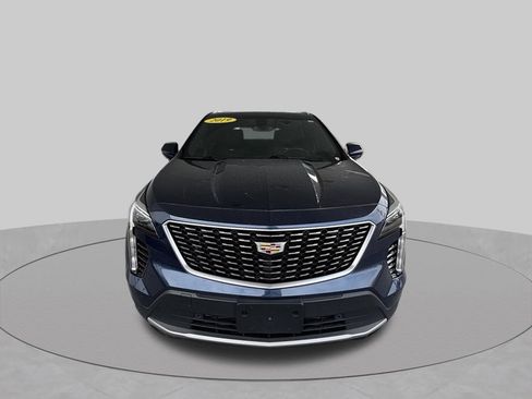 Used 2019 Cadillac XT4 Premium Luxury w/ Cold Weather Package AWD/4WD image 3