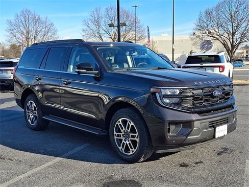 New 2025 Ford Expedition Active image 2