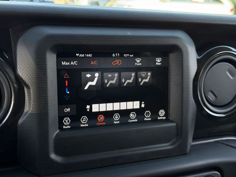 Used 2022 Jeep Wrangler Unlimited Sport AWD/4WD image 27