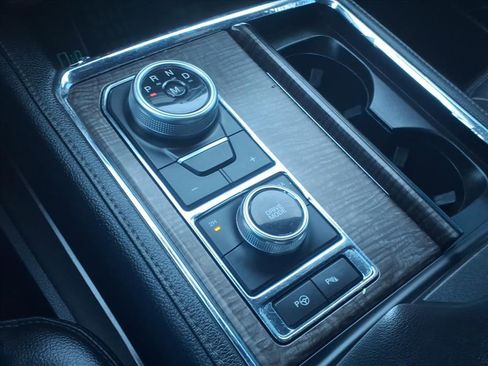 Used 2021 Ford Expedition Limited image 28