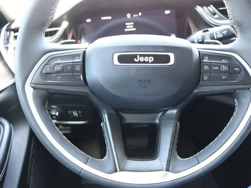 Used 2023 Jeep Grand Cherokee Limited w/ Black Appearance Package RWD image 21