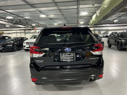 Used 2022 Subaru Forester Premium image 3