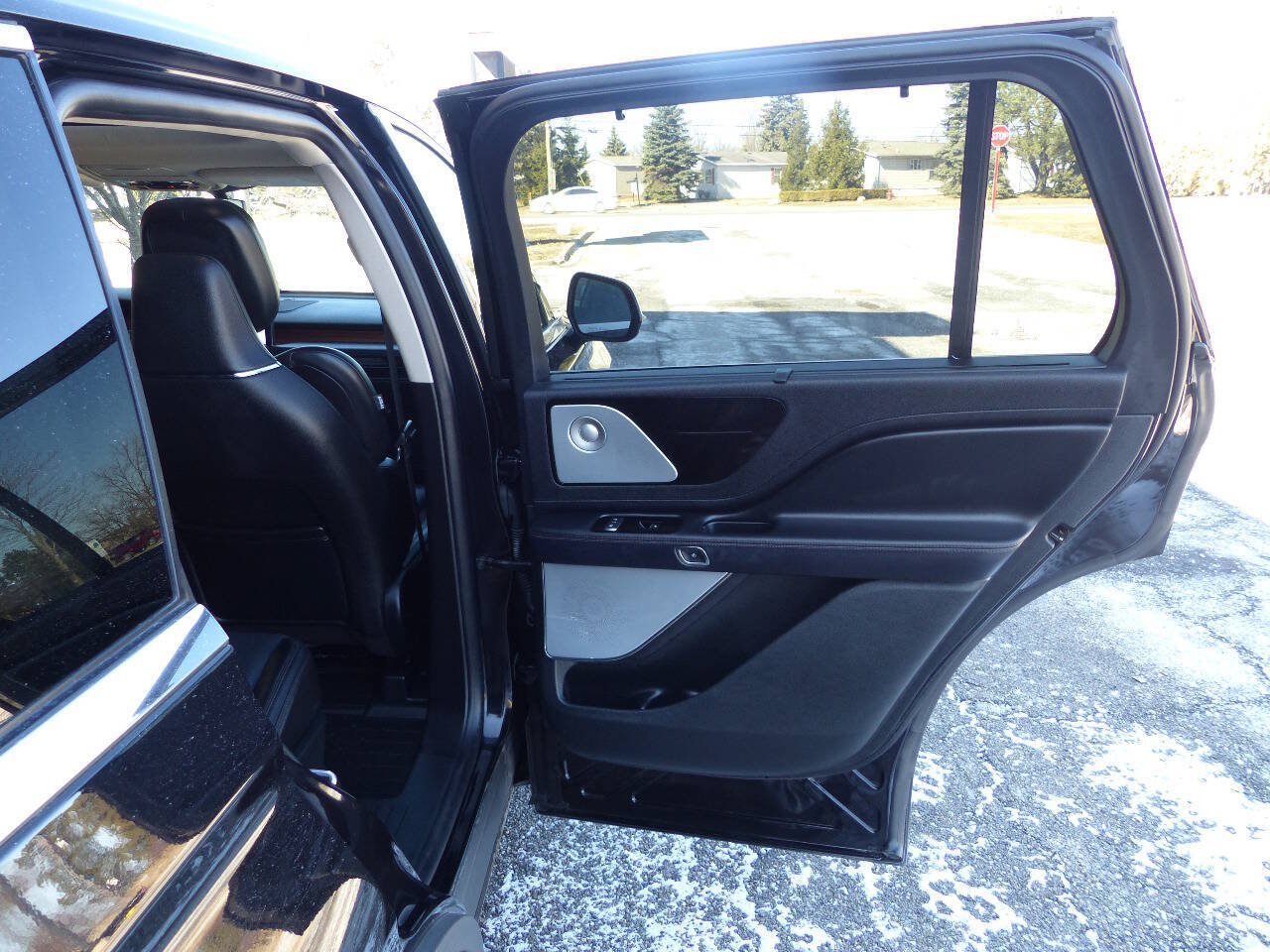 Used 2020 Lincoln Aviator Reserve w/ Equipment Group 201A AWD/4WD image 37